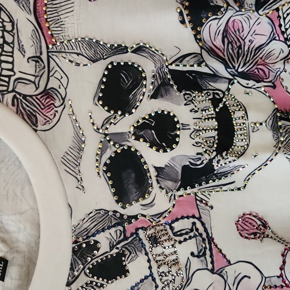 Nwot! Custom diamond tshirt skulls - Picture 4 of 12